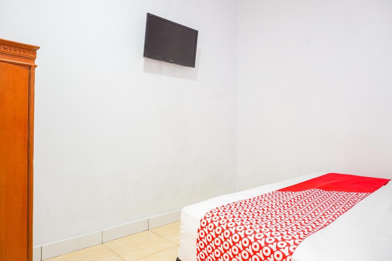 Oyo 569 Cigadung Guest House Syariah Бандунг Экстерьер фото