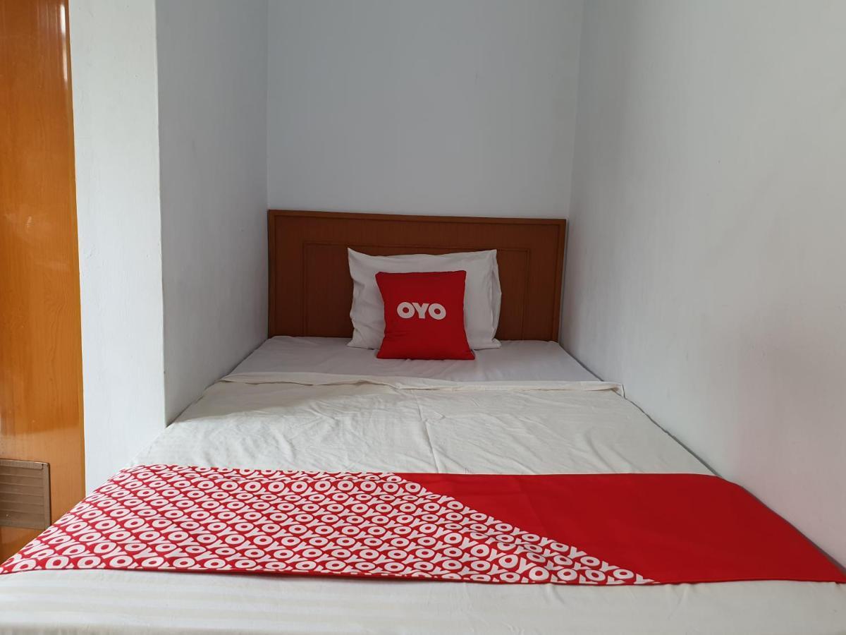 Oyo 569 Cigadung Guest House Syariah Бандунг Экстерьер фото