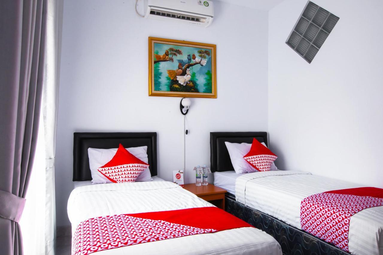 Oyo 569 Cigadung Guest House Syariah Бандунг Экстерьер фото